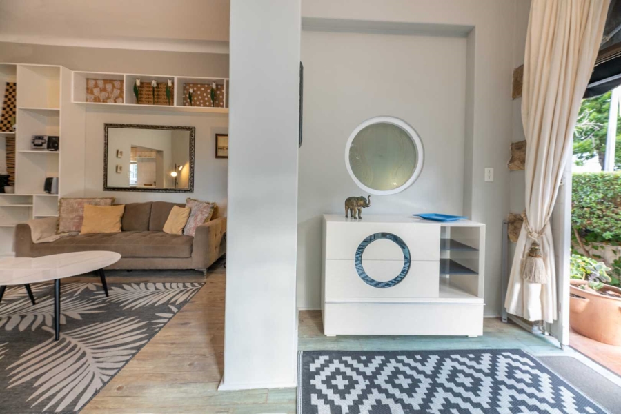 2 Bedroom Property for Sale in Sea Point Western Cape